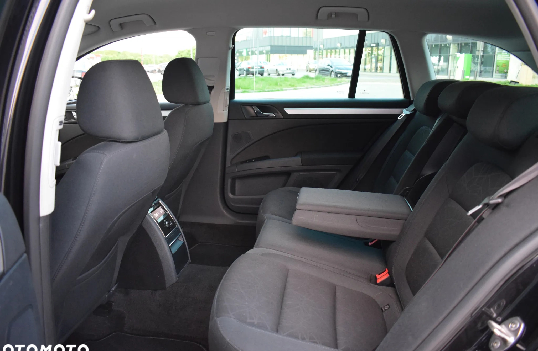 Skoda Superb cena 33900 przebieg: 243000, rok produkcji 2012 z Pruszcz Gdański małe 596